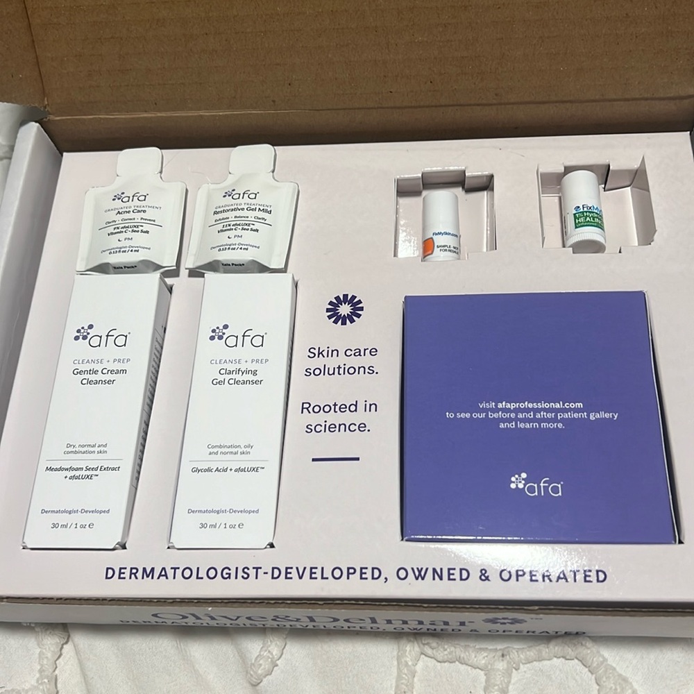 Olive & Delmar Kit